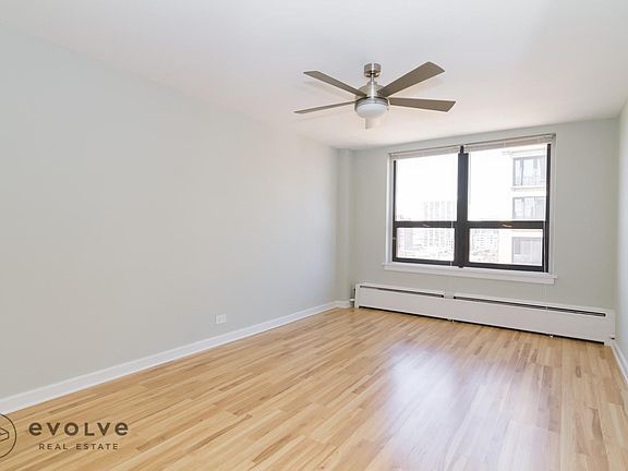 3rd image of 445 W Wellington Ave #11AG