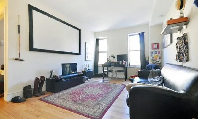 Rented by Avenues Real Estate | media 17