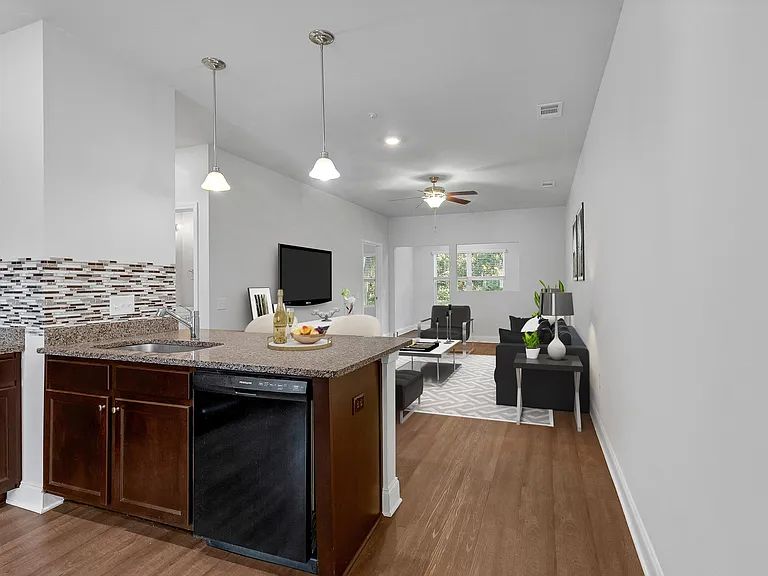 Hickory Grove — Photo 3