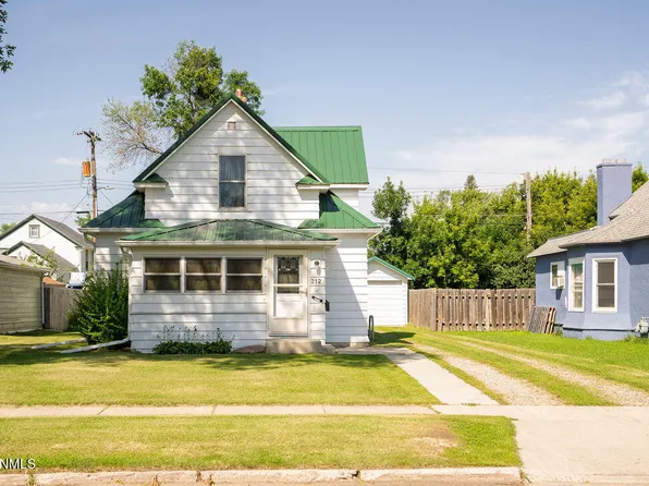 212 3rd Ave SW, Jamestown, ND 58401