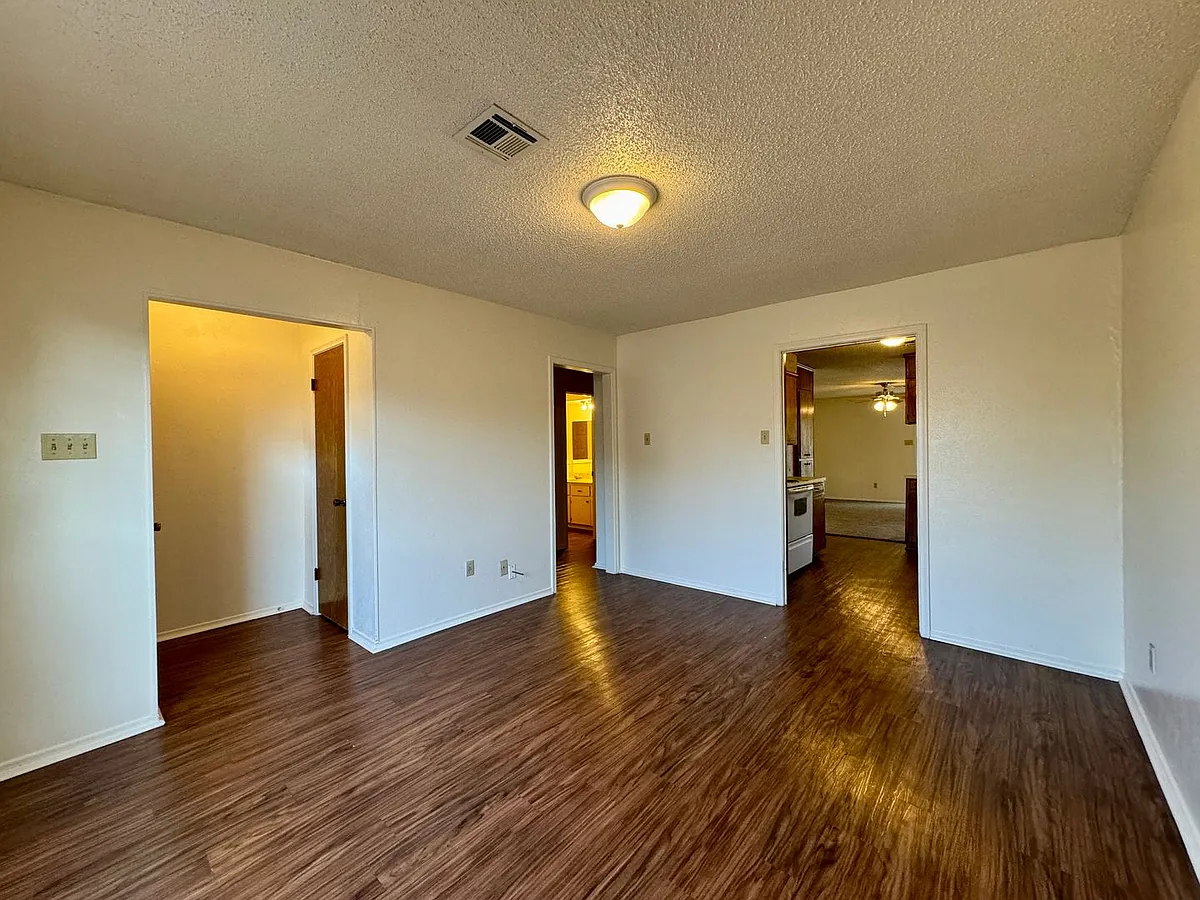 Building Photo - 6608 Wiethorn Dr