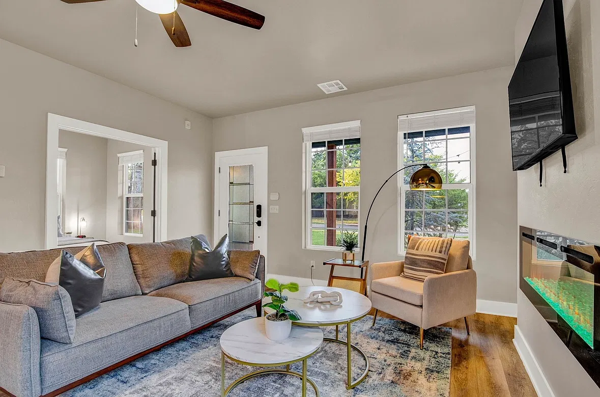 4 bed, 1600 sqft, $3,000 — Photo 3