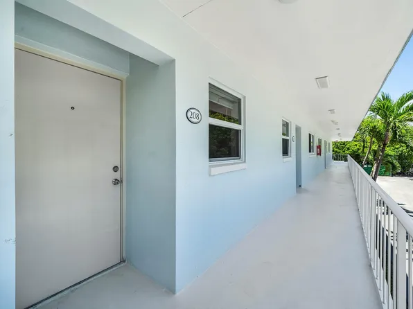 207 Tropic Isle Drive #208, Delray Beach, FL 33483