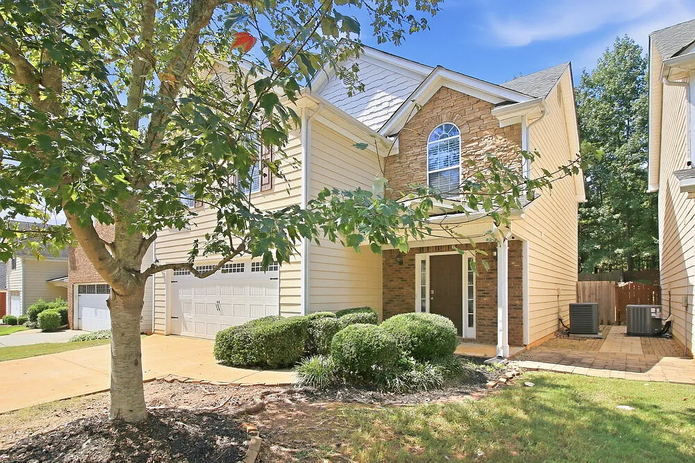 4 bed, 2.5 bath, 2274 sqft, $2,250 — Photo 4