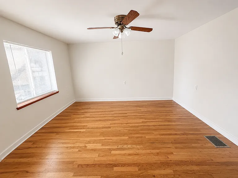 202 S 7th St #1 — Photo 6