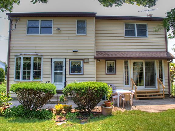 2nd image of 27 Harkin Ln