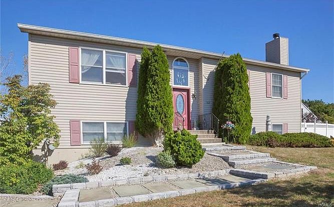 1st image of 163 Heather Cir