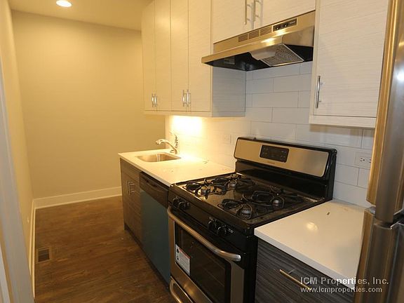 3rd image of 3921 N Janssen Ave #3M