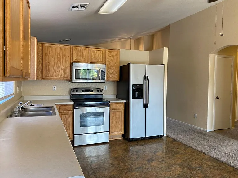 13601 N 129th Dr — Photo 3