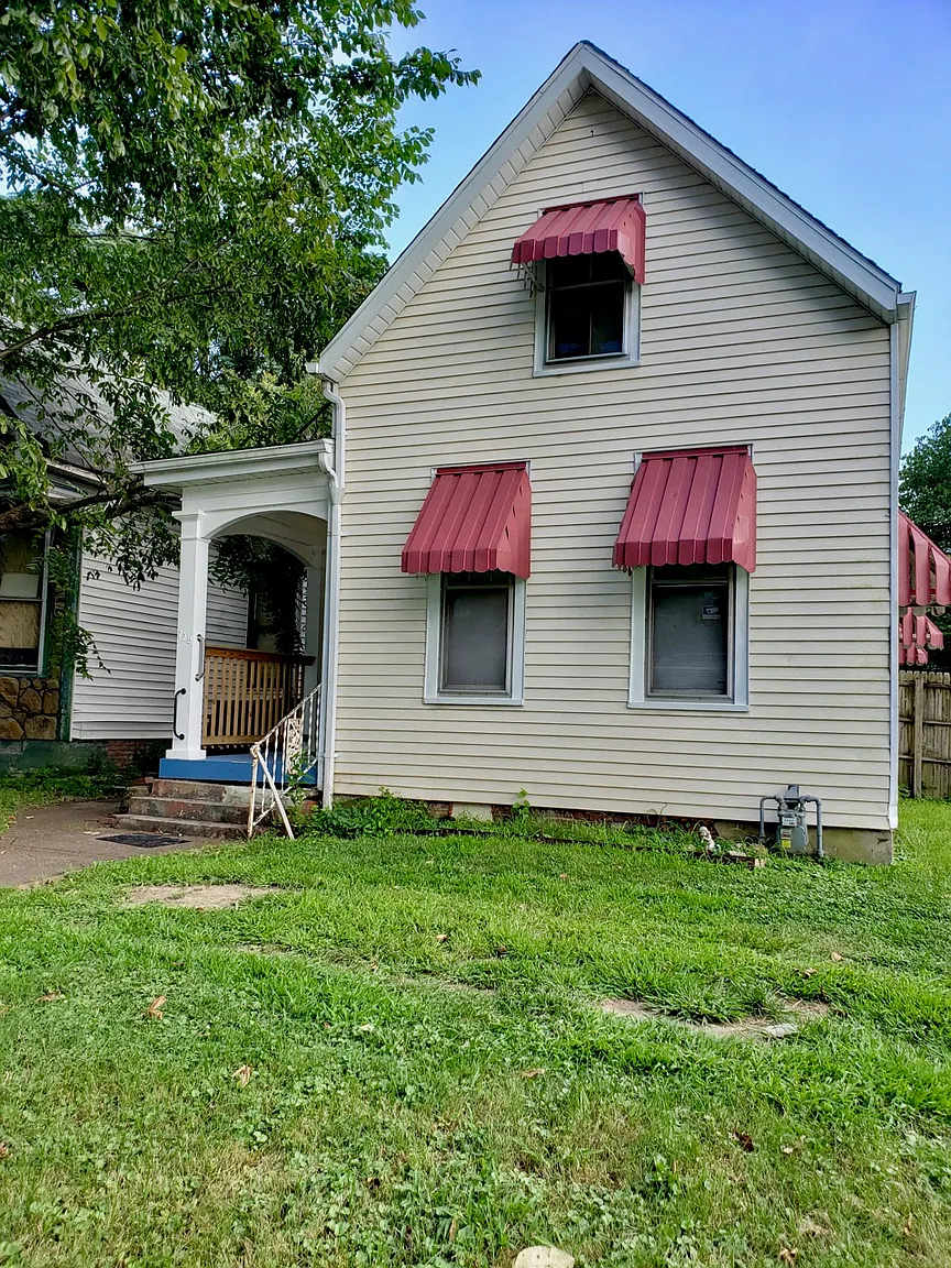 729 E Gum St photo 1