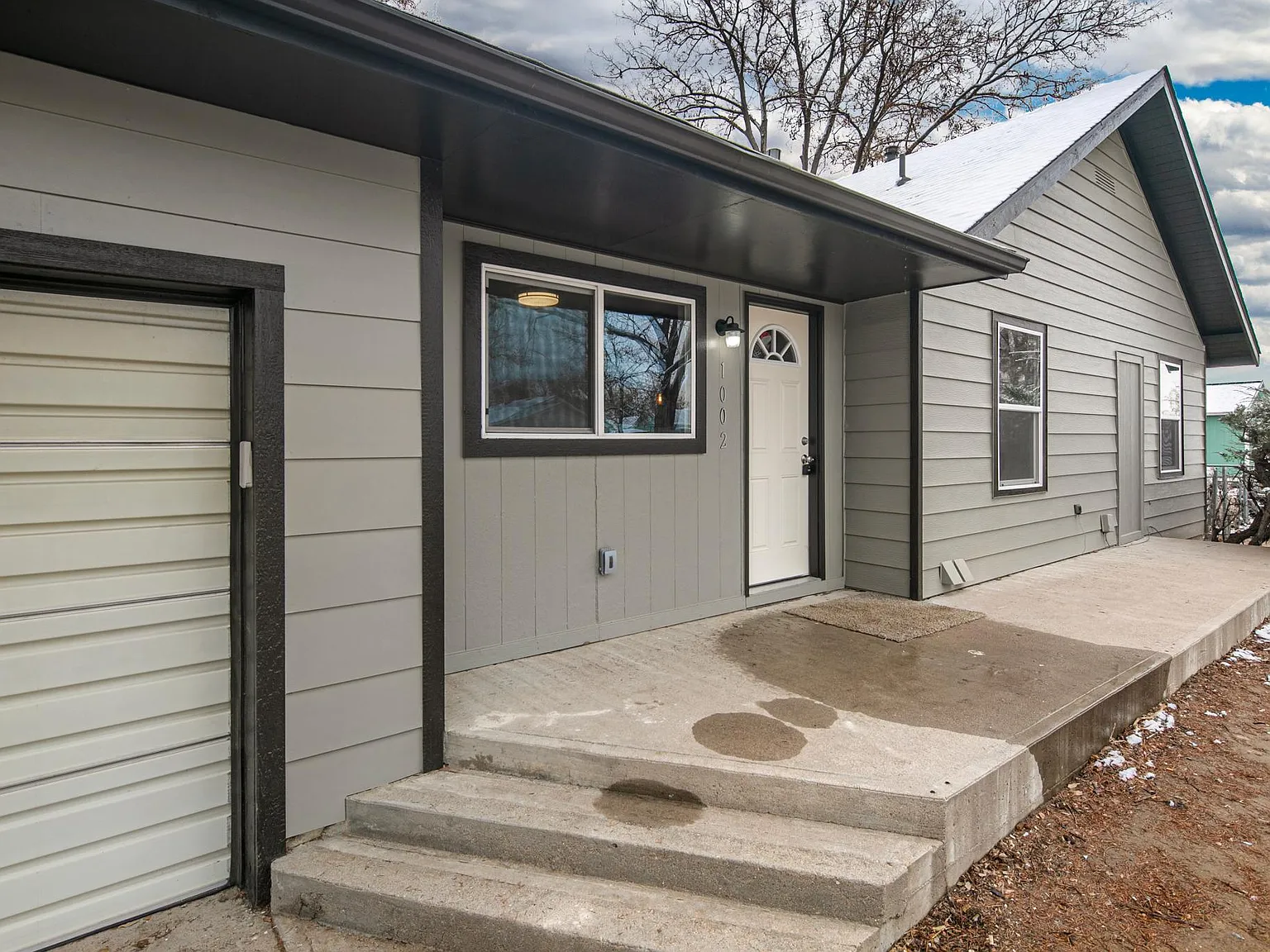 5 bed, 2200 sqft, $2,445 — Photo 1