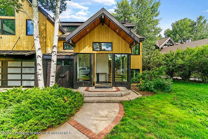 4 bed, 4.0 bath, 2583 sqft, $35,000 — Photo 2