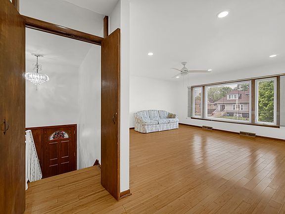 5th image of 4219 Wehrman Ave