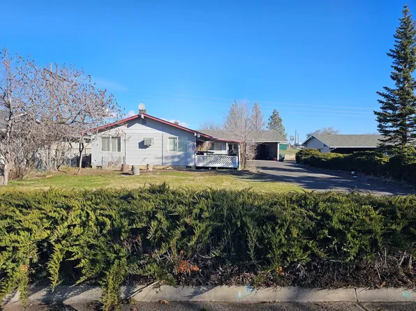 2105 Leo Ln, La Grande, OR 97850