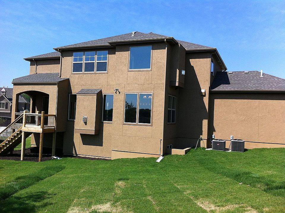 2nd image of 16601 Lucille St
