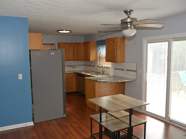 979 Kemper Meadow Dr — Photo 10