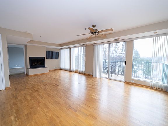 4th image of 4010 Arbor Ln APT 301