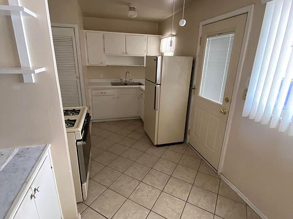 4th image of 5931 Tejas Dr