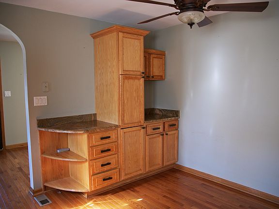 5th image of 8421 S 83rd Ave