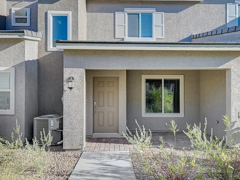 10772 Paget Ct — Photo 3