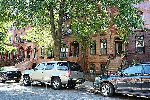 Rented by Rennit Inc. | media 24