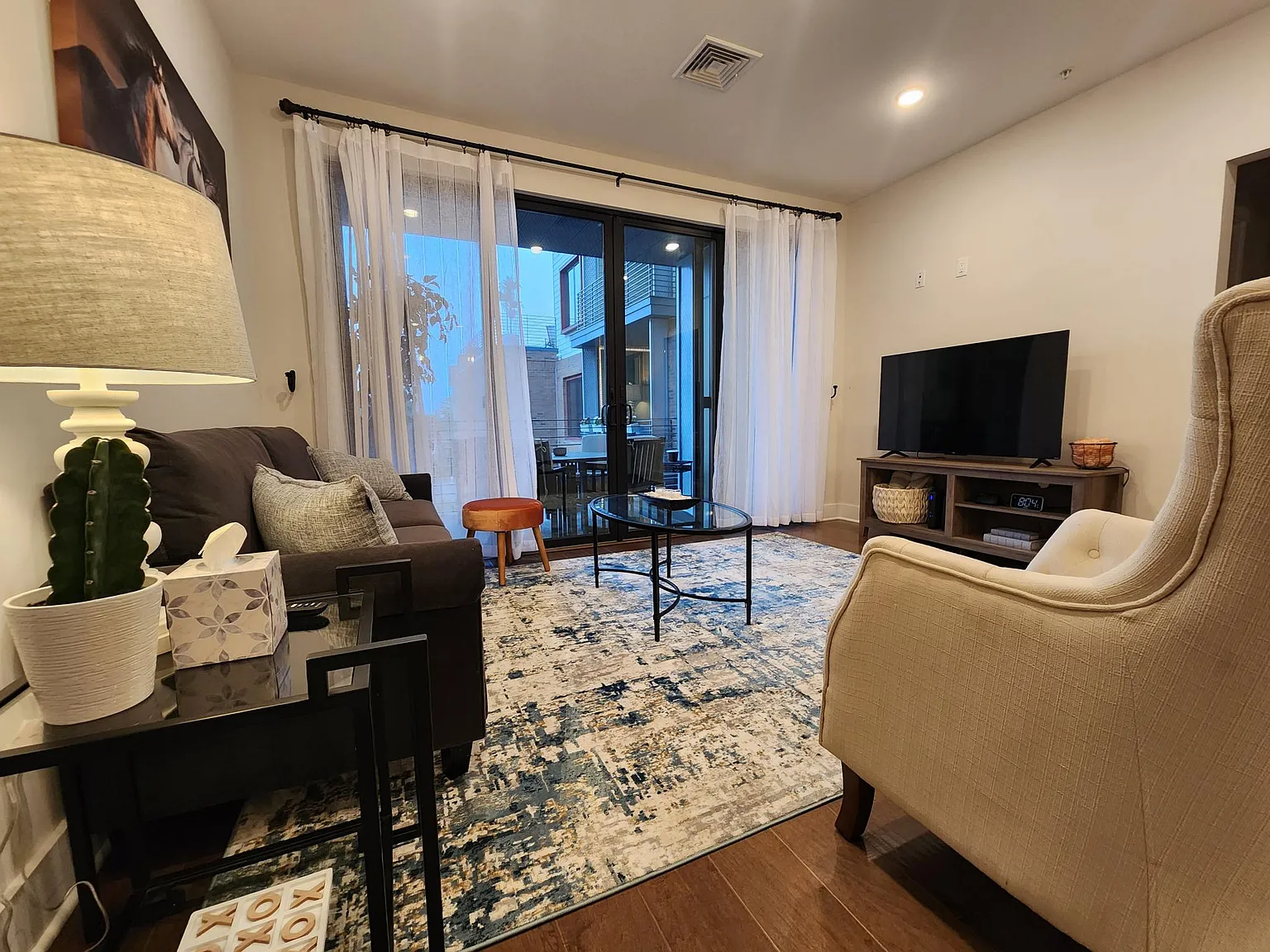2 bed, 1135 sqft, $3,100 — Photo 3