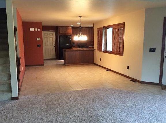 4th image of 1069 Coronado Ct