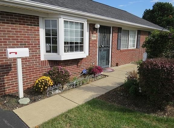 3rd image of 3880 Crestfield Dr