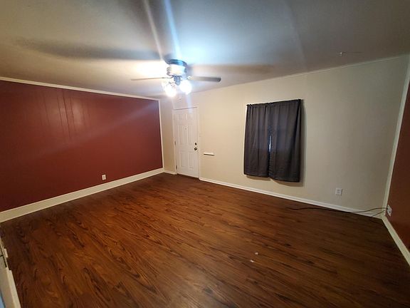 3rd image of 122 Bonnie Ln
