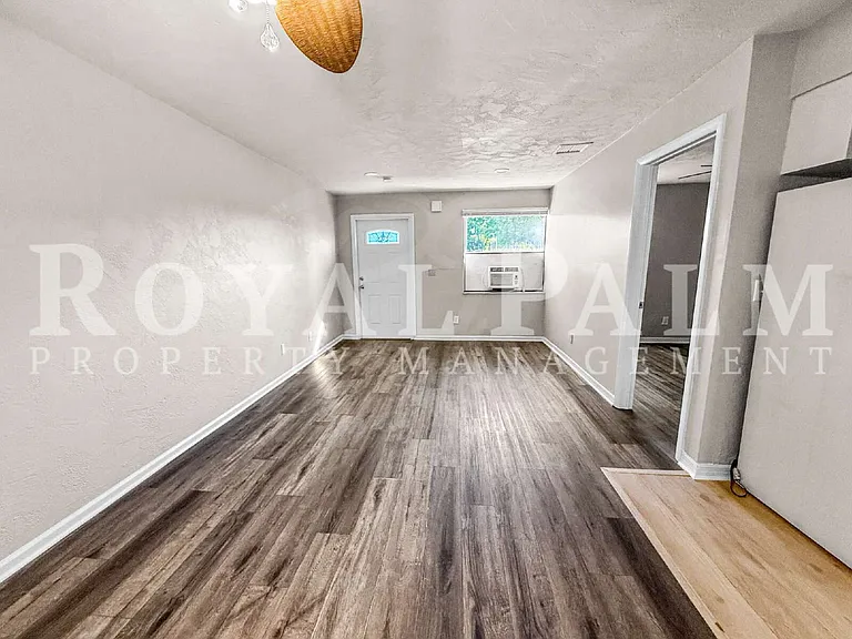 3744 Estelle Ave — Photo 11