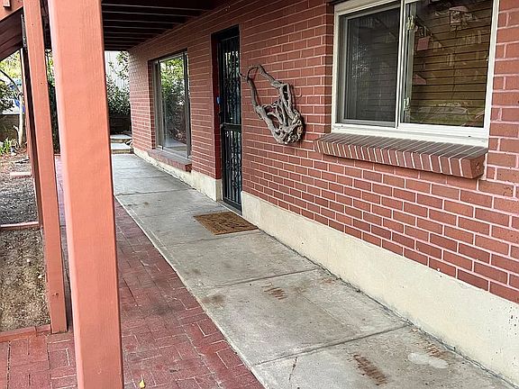 4th image of 2154 E Castle Hill Ave