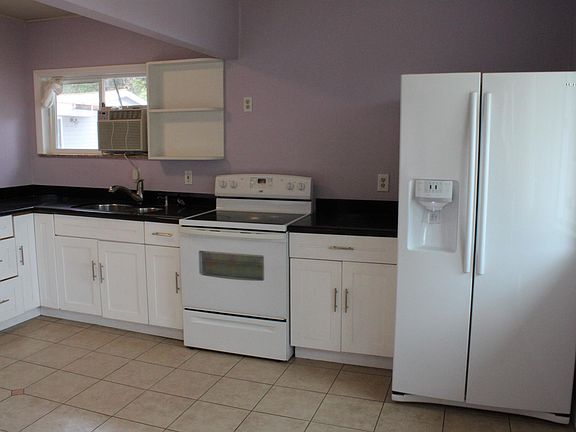 4th image of 7953 Sunkist Dr #B