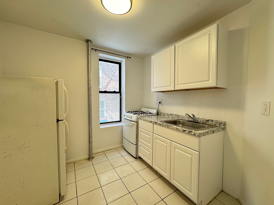 1st image of 392 E 4th St APT 3