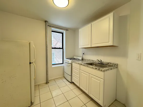 392 East 4th Street image 1 of 6