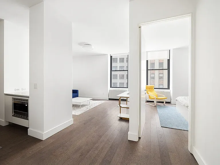 25 Broad St #8G — Photo 1
