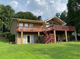 6513 Riverside Dr, Conover, NC 28613