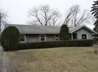 948 N Highland Ave, Aurora, IL 60506