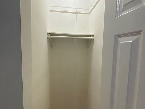 3rd image of 6740 N Lakewood Ave APT 1