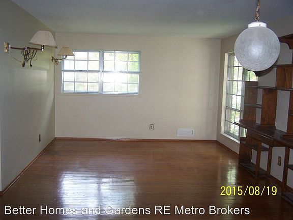 4th image of 3609 Lakeshore Dr SW