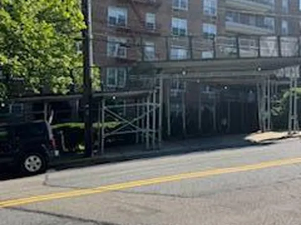 55 Austin Pl APT 5F, Staten Island, NY 10304