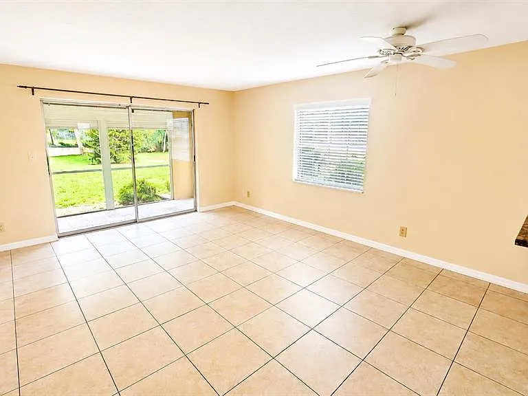 2405 Aspinwall St #2405 — Photo 7