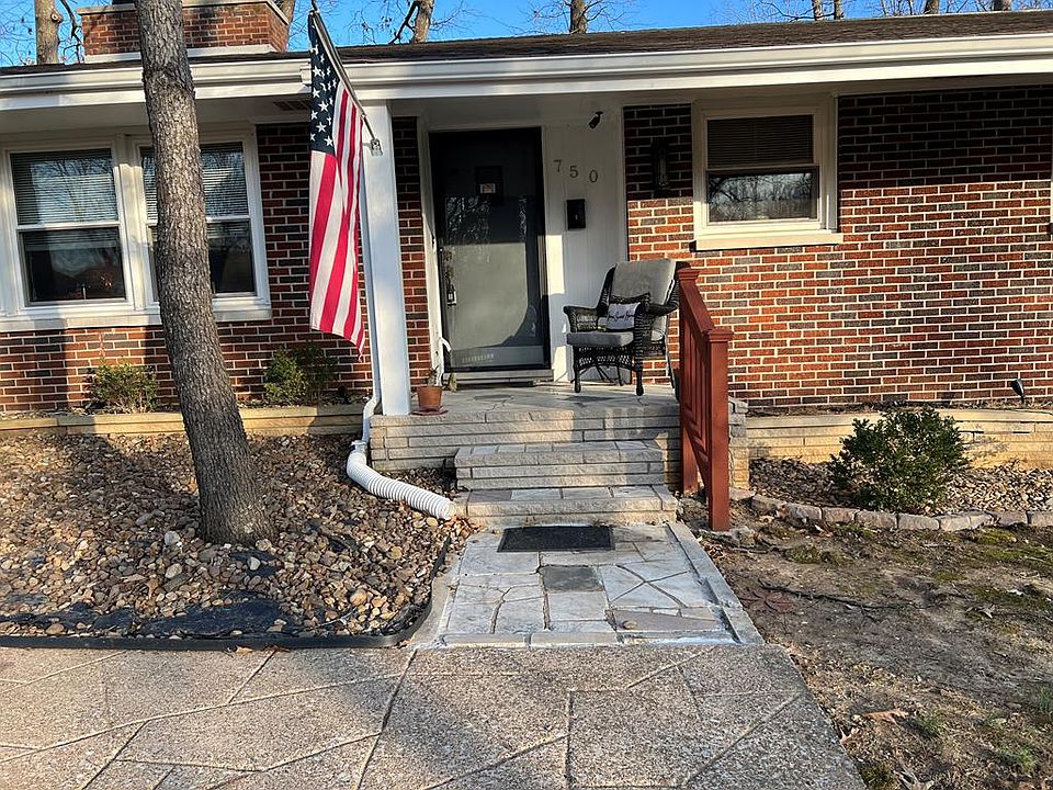 1st image of 750 Wilson Dr