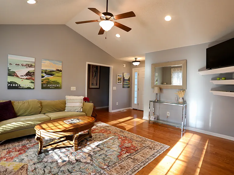 350 Woodgreen Dr — Photo 13