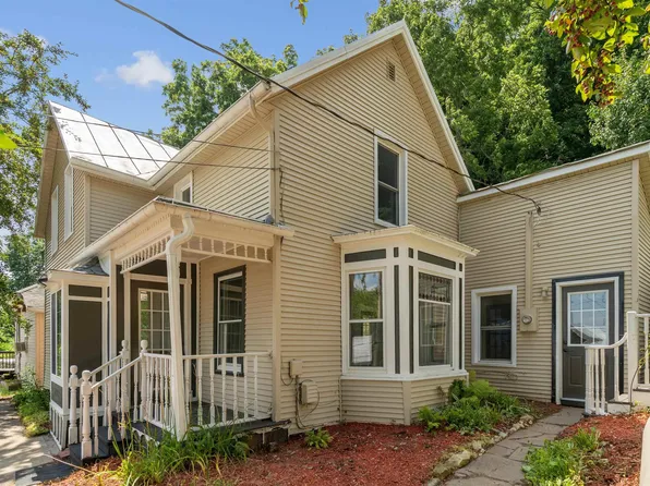 320 Diagonal St, Lansing, IA 52151