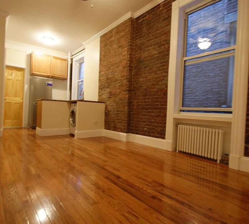 1st image of 40 Morton St APT 3A