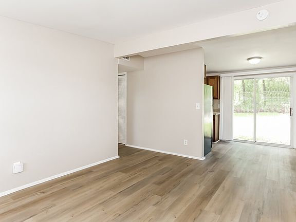 3rd image of 1009 Beckner Ave