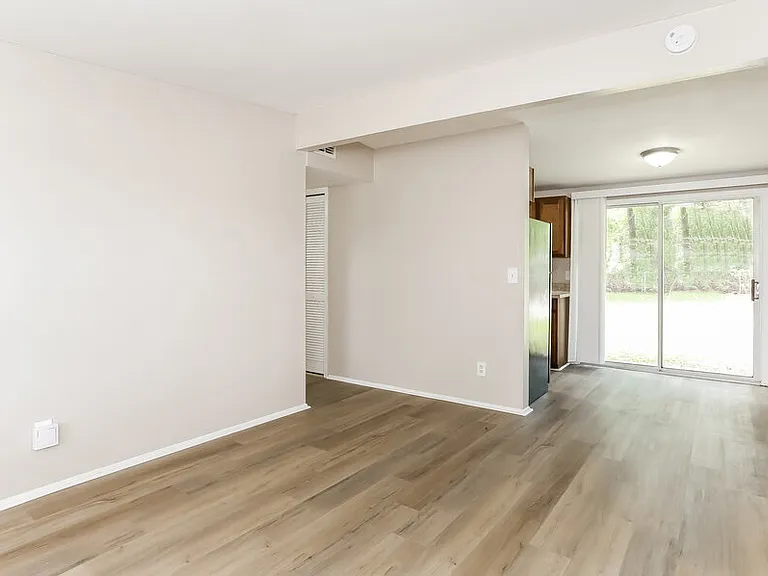 1009 Beckner Ave — Photo 3