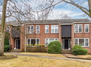 388 Morris Ave APT D, Summit, NJ 07901