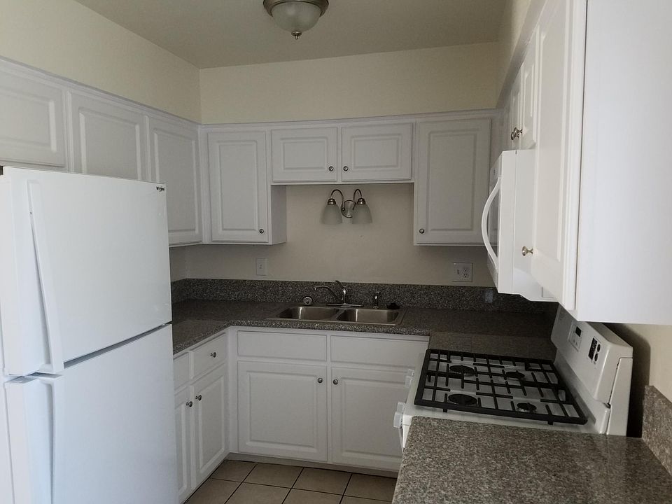 1st image of 8930 Edgemoor Dr
