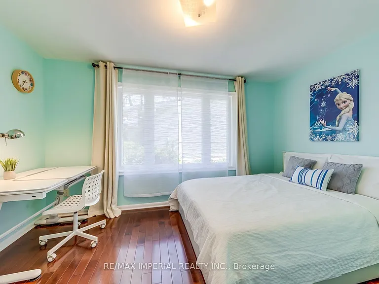 2048 Devon Rd — Photo 22